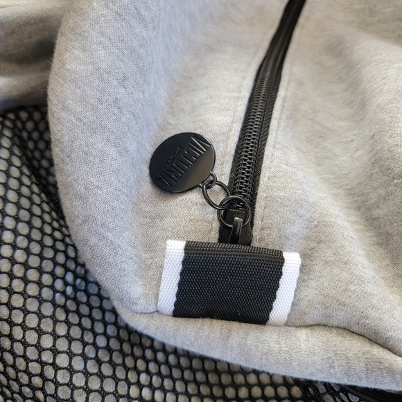 NWT Victoria's Secret Sport Duffle Bag - Picture 3 of 7